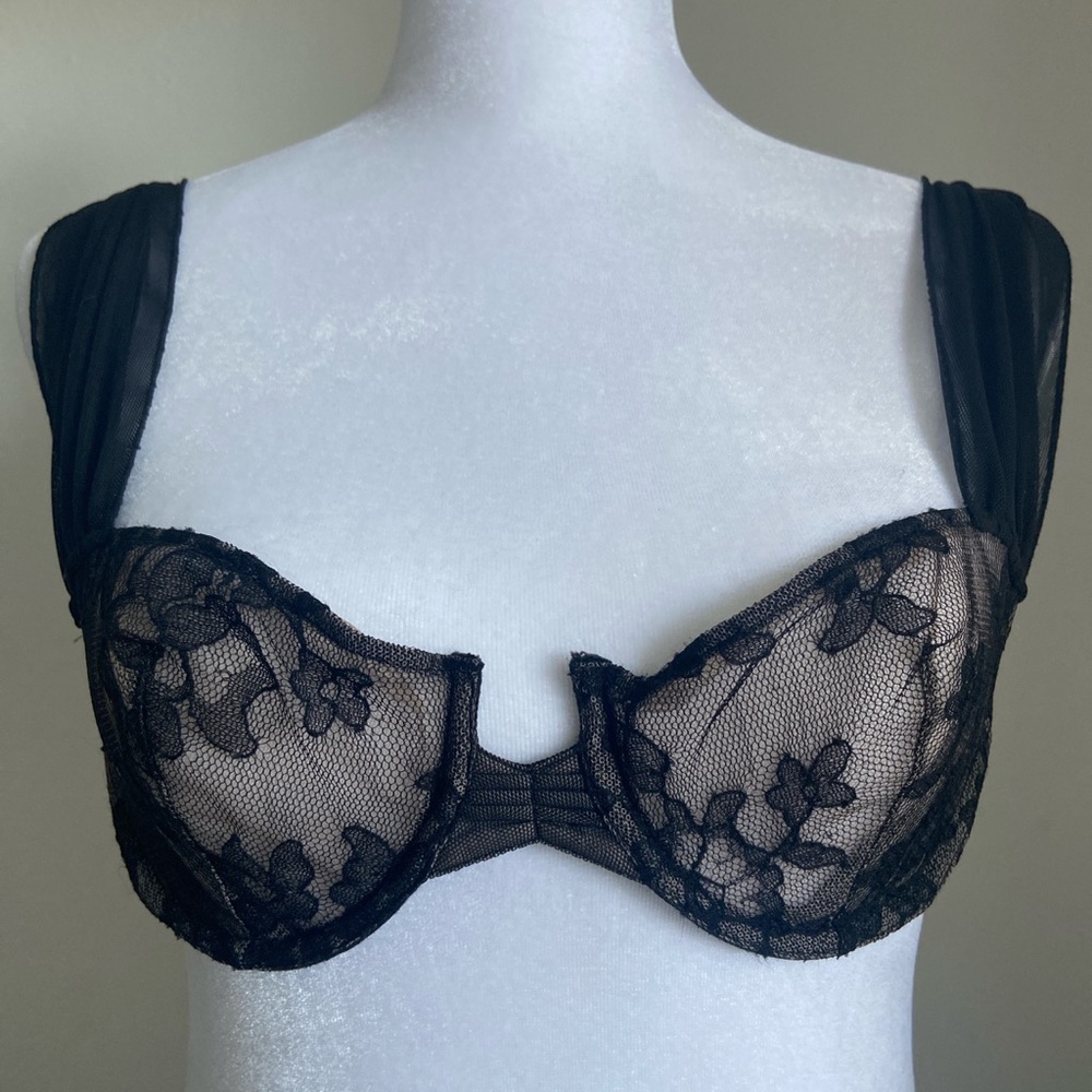 🌷 Beautiful Vintage Victoria Secret Bralette 🌷